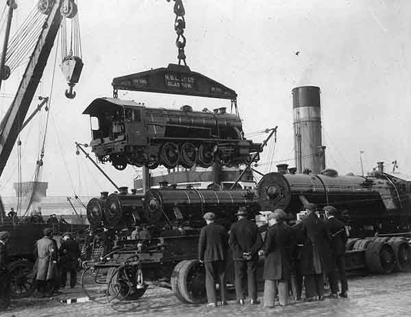 Airborne engine (Print 1933 NBL AT STOBCROSS QUAY )