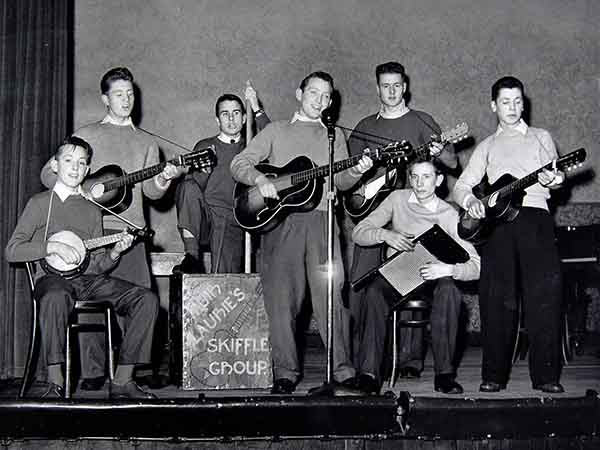 Nae scruffs among the skiffle kids (Print 2300309)