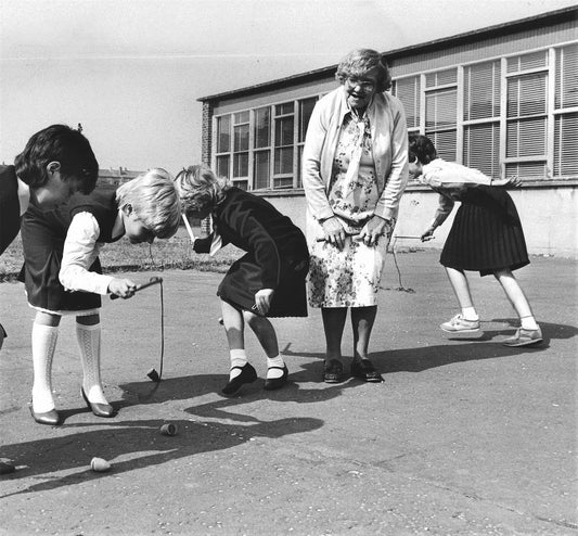Ref 1037 - Nitshill school Kids